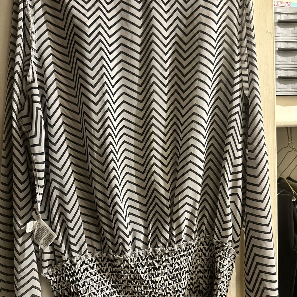 Chevron Patterned Black and White Blouse